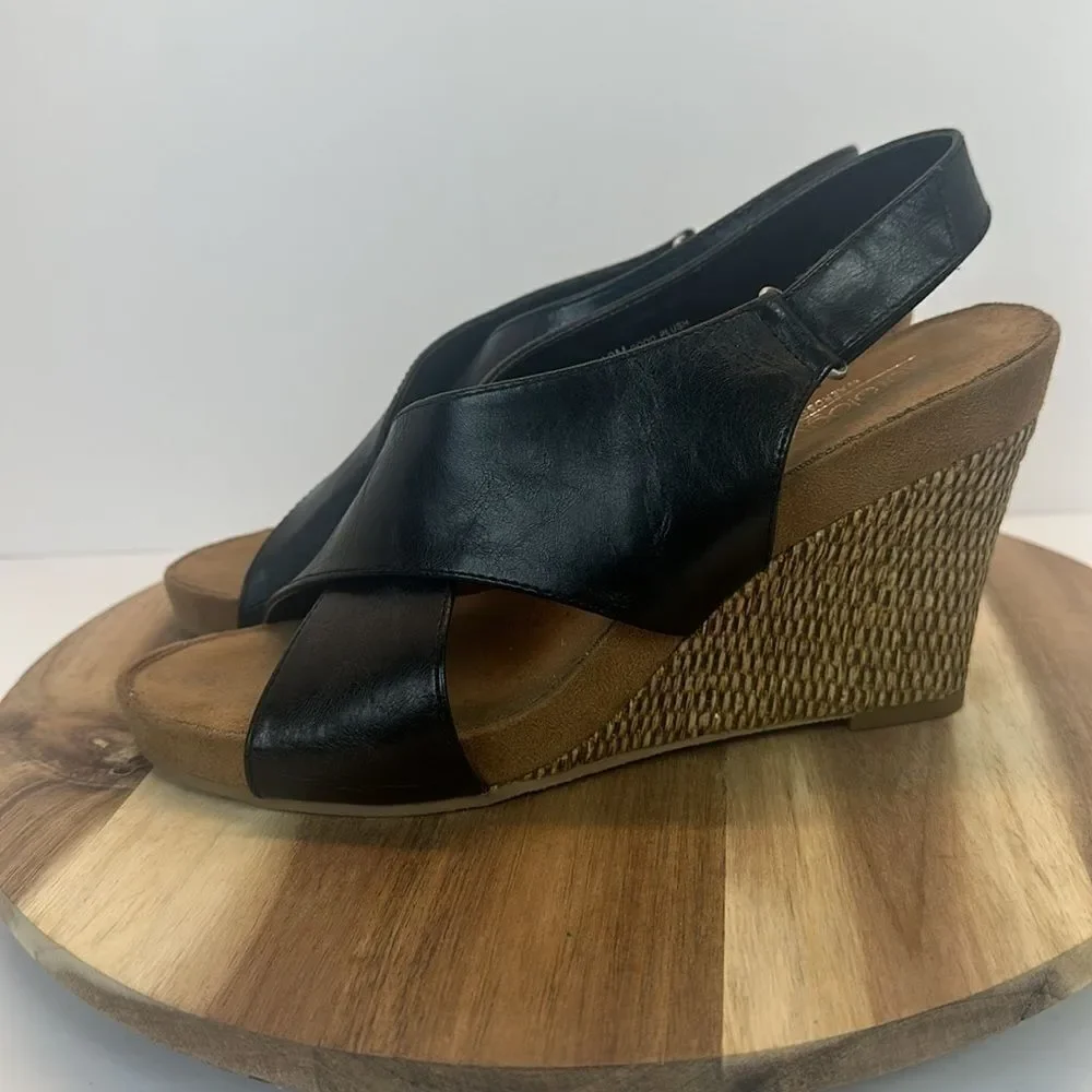 Aerosoles Aerology Good Plush Ankle Strap Wedge Sandals Black size 10